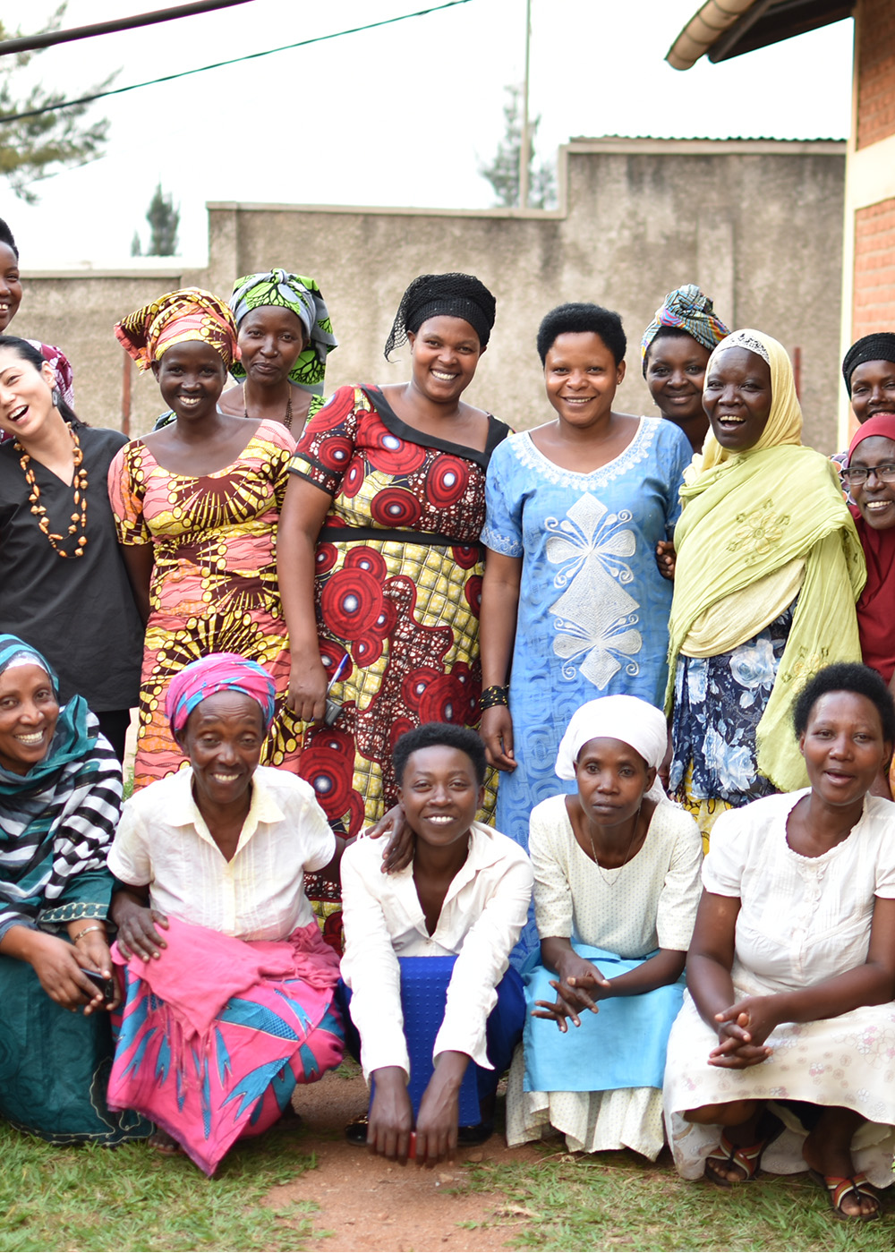 大虐殺を生き延びたルワンダ女性たちが編む、想いのこもったバスケット