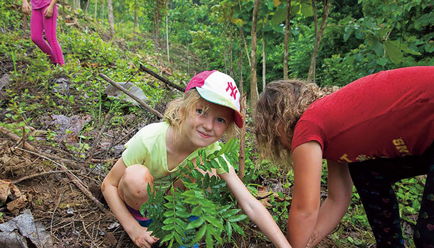 「コスタリカの熱帯雨林を守る！」少女２人のアクション