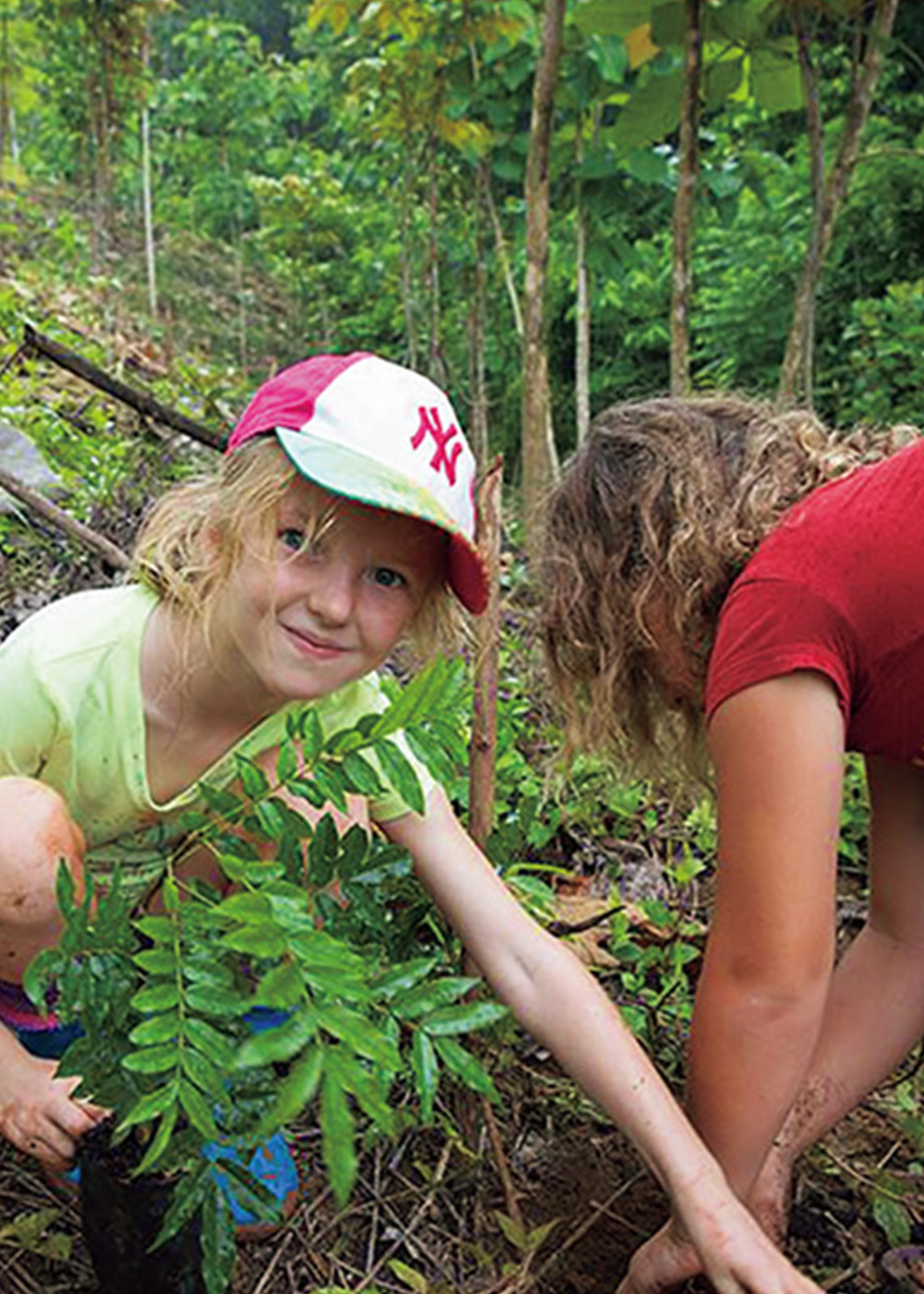 「コスタリカの熱帯雨林を守る！」少女２人のアクション