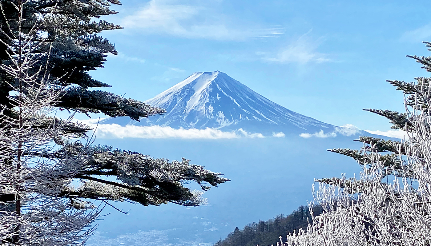 「富士山ド〜ンッ！」三ツ峠山で絶景を眺めながら考えた「この大自然を守るために」