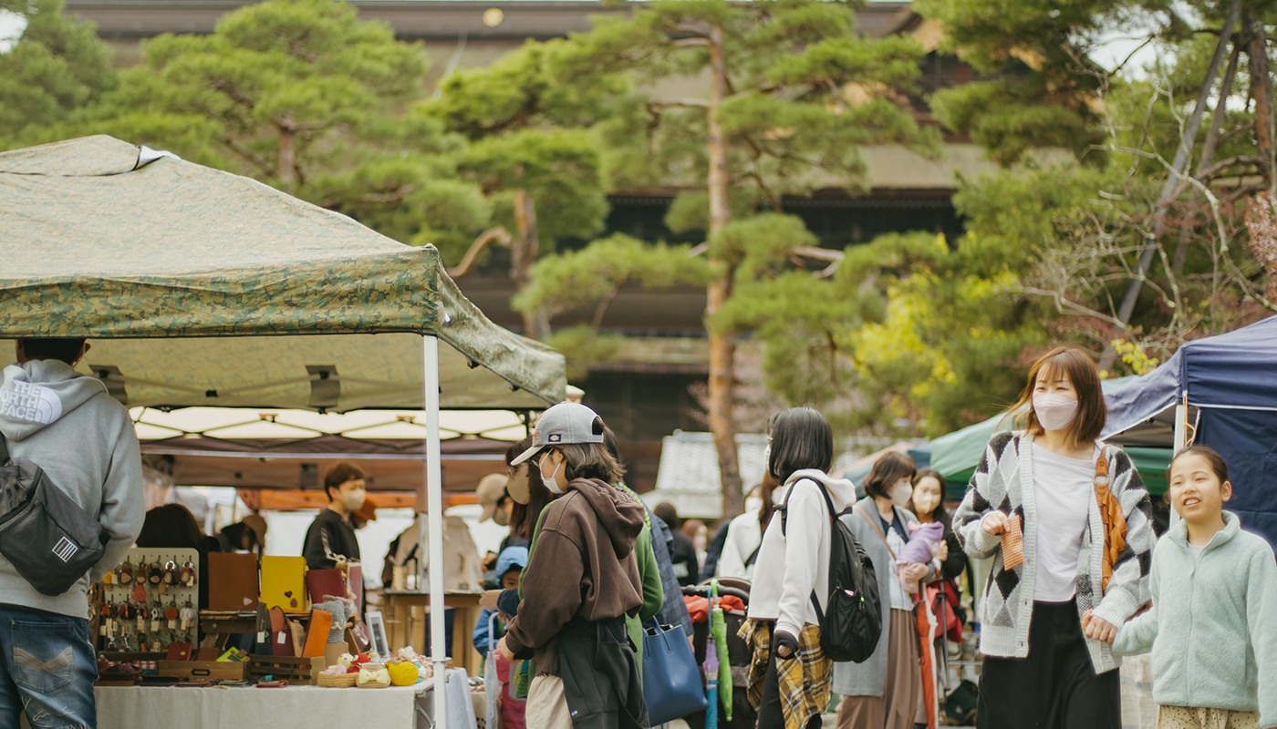 世界にひとつだけの手づくり品ばかり！ 信州｢善光寺びんずる市｣は古くて新しい!!