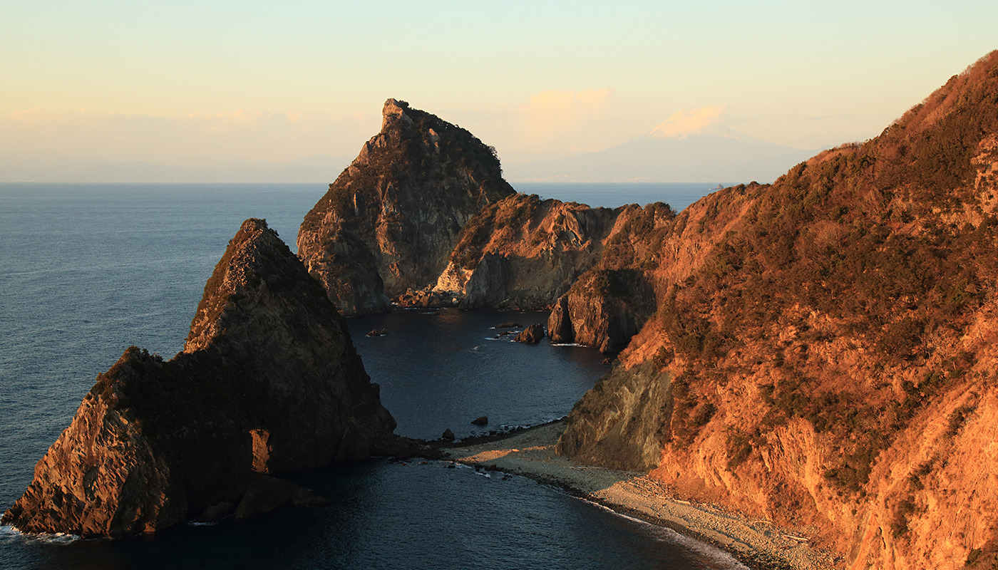 海底火山が連続衝突してできた｢ユネスコ世界ジオパーク｣伊豆半島で“自然の大彫刻”に驚く